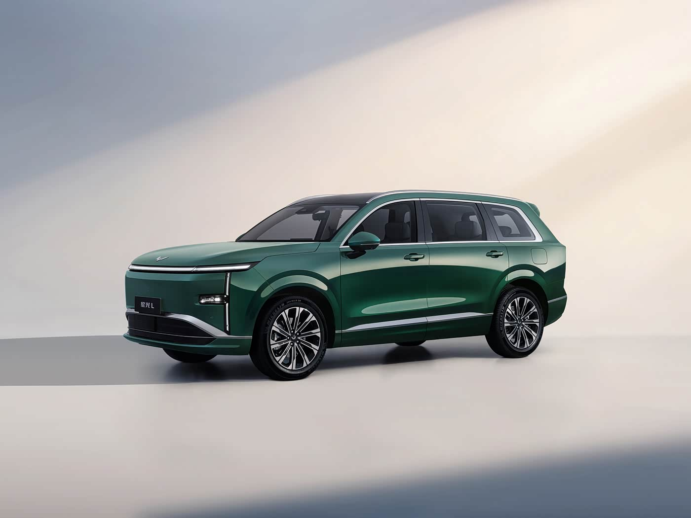 Wuling Starlight L පවුල් සඳහා කදිම දිගු පරාසයක ආසන 6 PHEV බවට පත් කරන්නේ කුමක් ද?